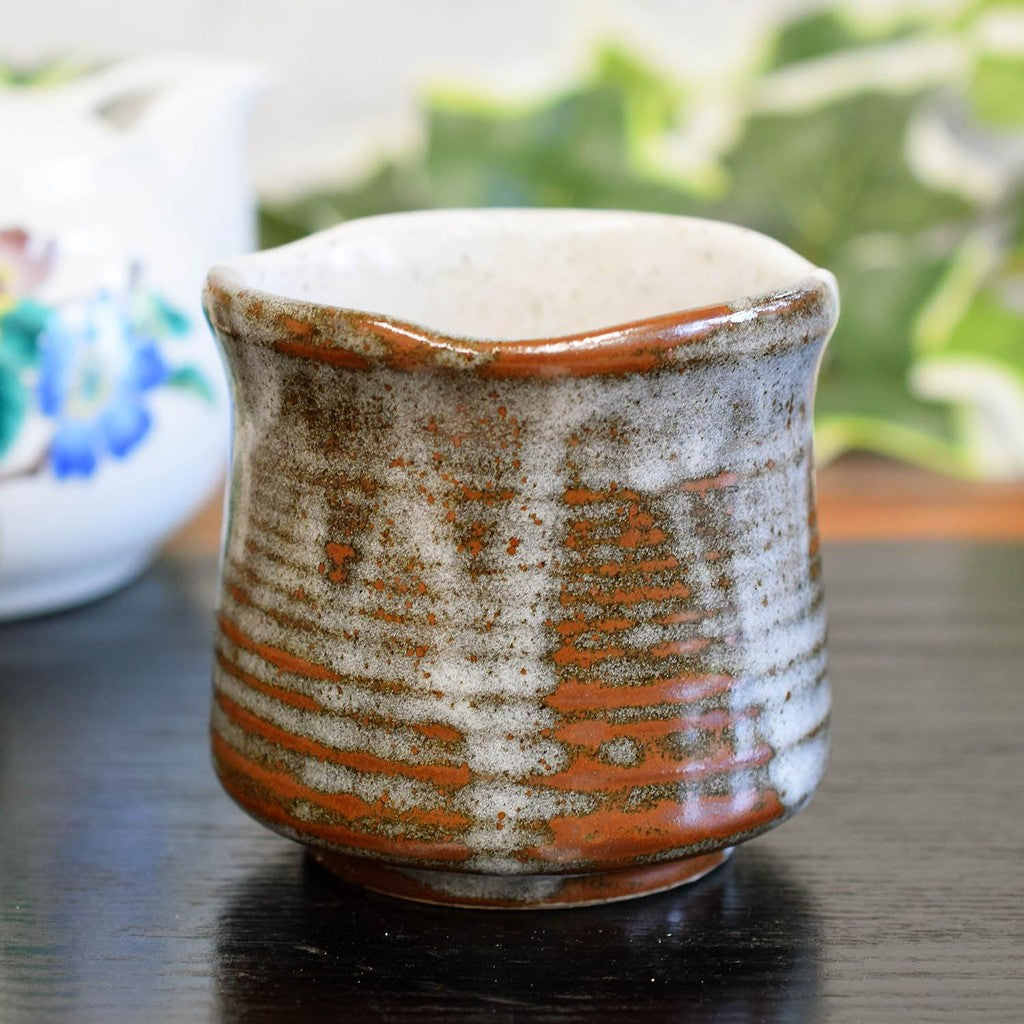 Stylish Yunomi, Kutani ware, Hane-usagi, ceramic tea cup, brand, Japanese tableware, made in Japan.