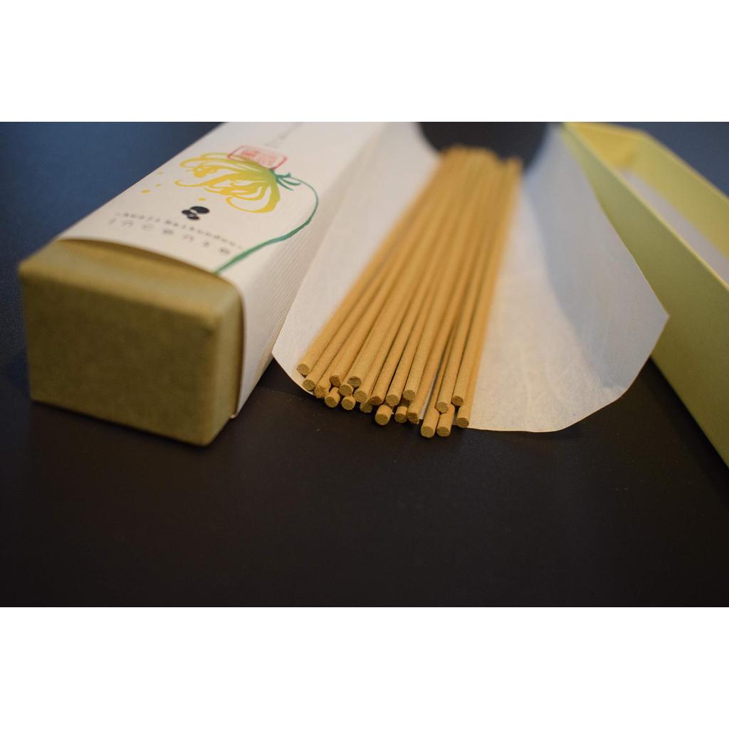 Awaji Baikundo Seiyu no Shizuku Essential Oil Incense Sticks – Japanese Aromatic Home Fragrance, Various Scents (8g/30g)