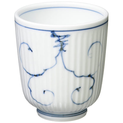 Hasami ware lightweight tea cup (large) with blue arabesque grape pattern, microwave-safe, dishwasher-safe, made in Japan, 60288.