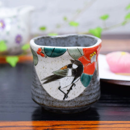 【made in japan】
Stylish Yunomi (tea cup) - Kutani ware, featuring camellia and Japanese bush warbler design, ceramic, brand, Japanese tableware, made in Japan.
