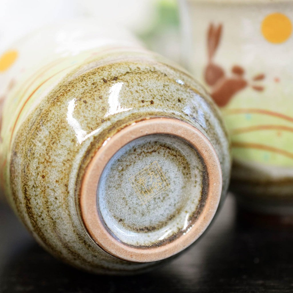 【made in japan】
Pair of stylish tea cups, Kutani ware, couple's tea cups, moon rabbit design, tea bowls, ceramic, brand, Japanese tableware, made in Japan.