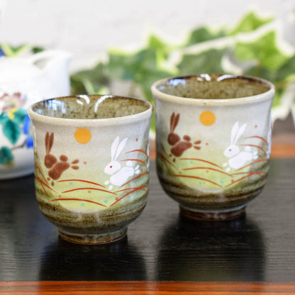 【made in japan】
Pair of stylish tea cups, Kutani ware, couple's tea cups, moon rabbit design, tea bowls, ceramic, brand, Japanese tableware, made in Japan.