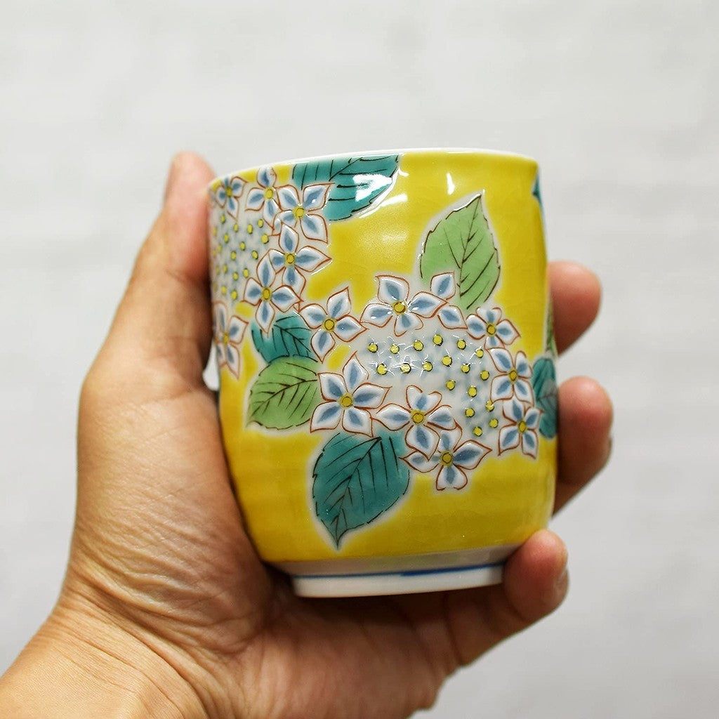 【made in japan】
Waza no Kura Kutani Ware Yunomi (Tea Cup) Hydrangea Stylish Tea Cup Bowl Ceramics Brand Japanese Tableware Kiju Celebration Gift
