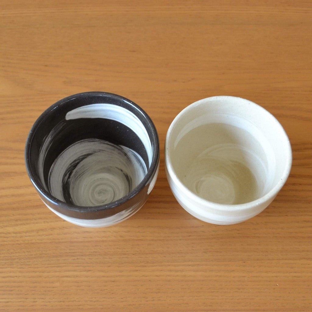 Tea cups pair gift set with a stylish gift box, Arita ware, Naruto design, couple's tea cups, ceramic, made in Japan.