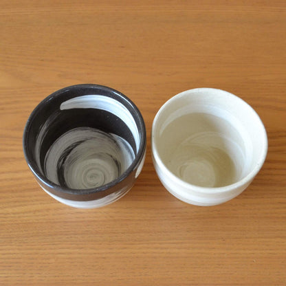 Tea cups pair gift set with a stylish gift box, Arita ware, Naruto design, couple's tea cups, ceramic, made in Japan.