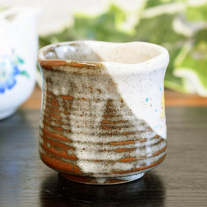 Stylish Yunomi, Kutani ware, Hane-usagi, ceramic tea cup, brand, Japanese tableware, made in Japan.