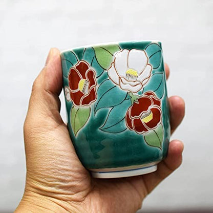 【made in japan】
Waza no Kura Kutani ware tea cup, camellia design, stylish teacup, porcelain brand, Japanese tableware, gift for the celebration of the 70th birthday.