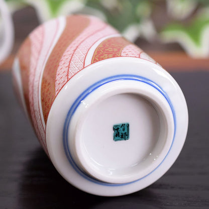 【made in japan】
Waza no Kura Stylish Kutani Porcelain High-Quality Tea Cup with Kinrande Pattern Ceramic Japanese Tableware Made in Japan