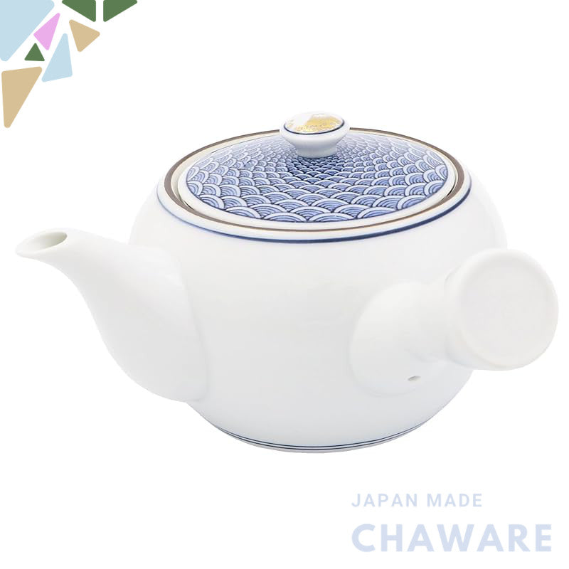 Hasami-yaki Mido kiln teapot (in a decorative box) Seigaiha pattern with Mt. Fuji 34691