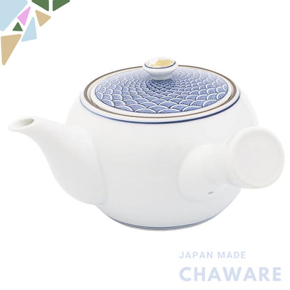 Hasami-yaki Mido kiln teapot (in a decorative box) Seigaiha pattern with Mt. Fuji 34691