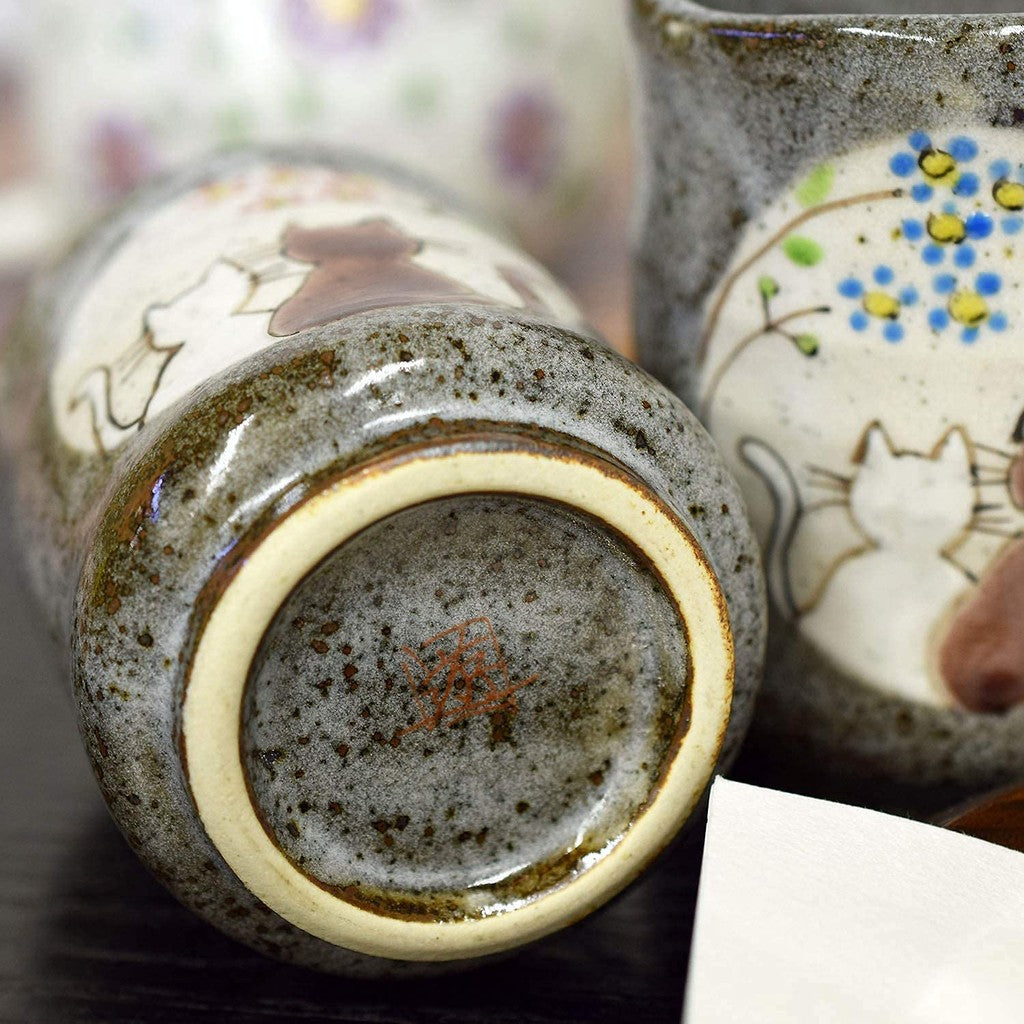 【made in japan】
Pair of stylish Yunomi (tea cups) - Kutani ware - Couple's Yunomi - Sunlit Yunomi tea bowls - Ceramic brand - Japanese tableware - Made in Japan.