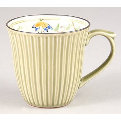 Lightweight mug with hand-painted flowers on the inside, green, diameter 8.5cm, capacity 250ml. Easy to use due to its light weight, perfect as a gift for Mother's Day or Respect for the Aged Day. Microwavable, made in Hasami, Japan. Enveil Helkuk.