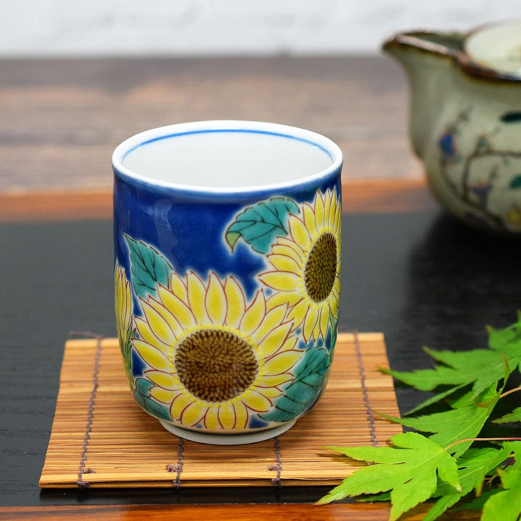 【made in japan】
Waza no Kura Kutani-yaki Sunflower Tea Cup Stylish Tea Bowl Ceramic Brand Japanese Tableware Gift for Kiju Celebration