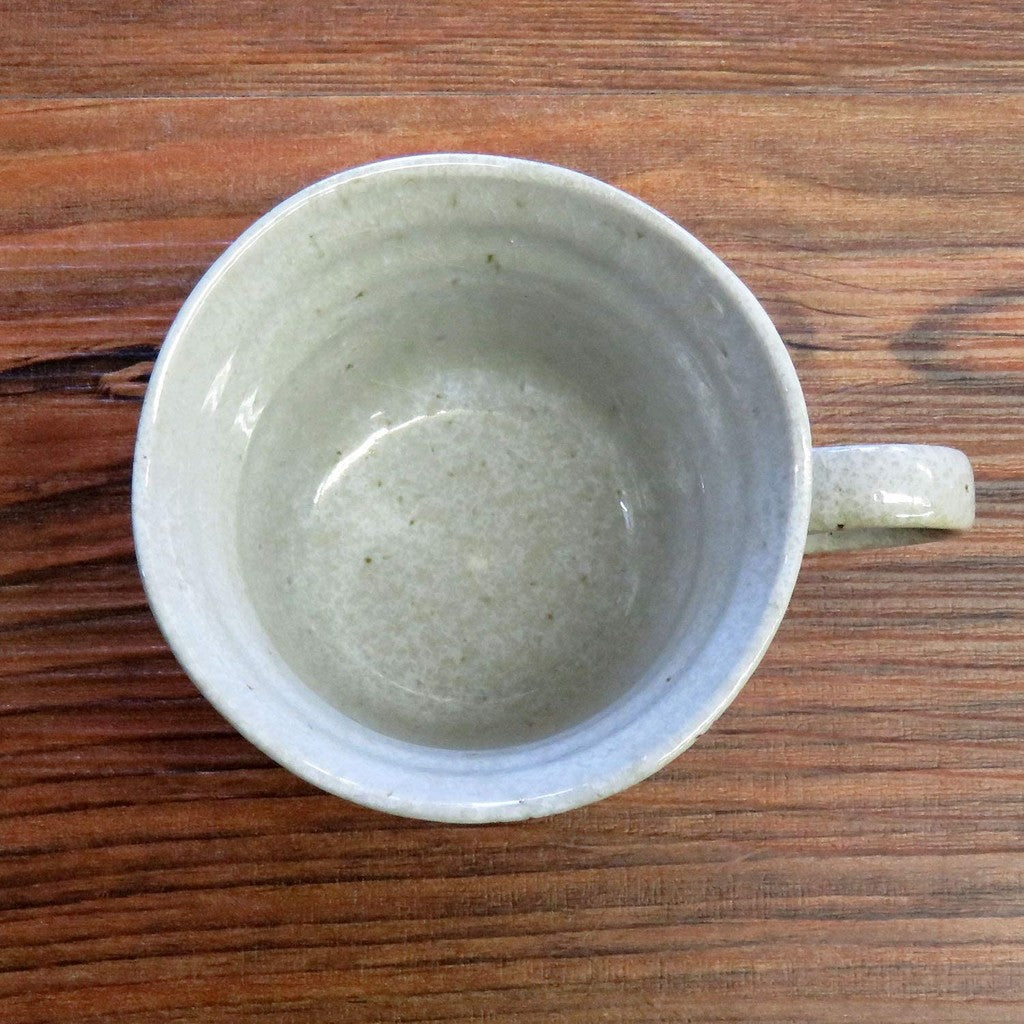 Stylish Kutani ware mug, Hanayu - a perfect gift for celebrations such as the 60th birthday (Kanreki), 70th birthday (Koki), 77th birthday (Kiju), or just as a birthday present.