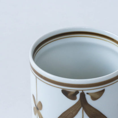【made in japan】
Saikaitoki Hasami Yaki Tea Cup Majolica Fig, capacity approximately 220ml, microwave-safe, dishwasher-safe, made in Japan, model number 10214.