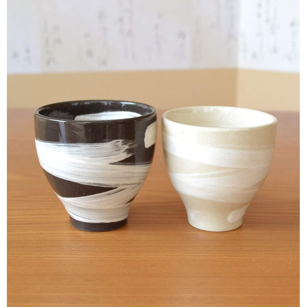 Tea cups pair gift set with a stylish gift box, Arita ware, Naruto design, couple's tea cups, ceramic, made in Japan.