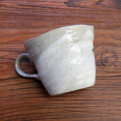 Stylish Kutani ware mug, Hanayu - a perfect gift for celebrations such as the 60th birthday (Kanreki), 70th birthday (Koki), 77th birthday (Kiju), or just as a birthday present.