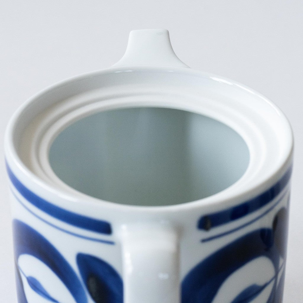 Nishikai Pottery Hasami Pot Large Majolica Pattern Capacity Approximately 550ml Easy to Clean with Tea Strainer (Super Stainless with Tea Strainer) Hasami Yaki Tableware Black Tea Tea Green Tea Japanese Tableware Made in Japan 60157