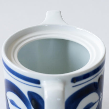 Nishikai Pottery Hasami Pot Large Majolica Pattern Capacity Approximately 550ml Easy to Clean with Tea Strainer (Super Stainless with Tea Strainer) Hasami Yaki Tableware Black Tea Tea Green Tea Japanese Tableware Made in Japan 60157
