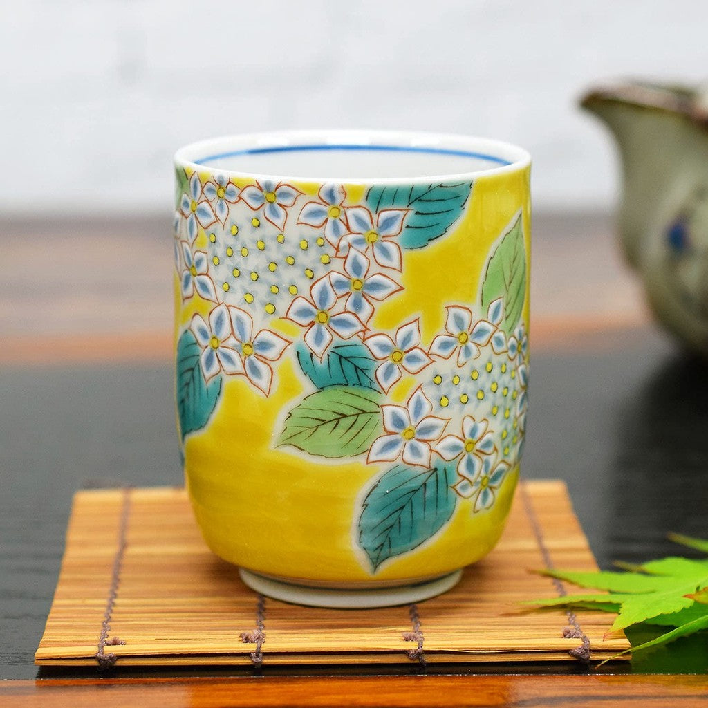 【made in japan】
Waza no Kura Kutani Ware Yunomi (Tea Cup) Hydrangea Stylish Tea Cup Bowl Ceramics Brand Japanese Tableware Kiju Celebration Gift