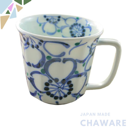 Arita-yaki and Hasami-yaki Mug, Large Flower Light Mug (Blue), Lightweight, Available in Different Colors as a Pair, Che