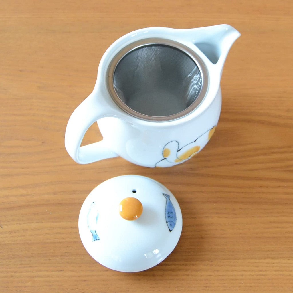 Hamato Hasami Ware Lightweight Teapot 300ml White Hand-Painted Sakura with Super Mesh Tea Strainer Made in Japan