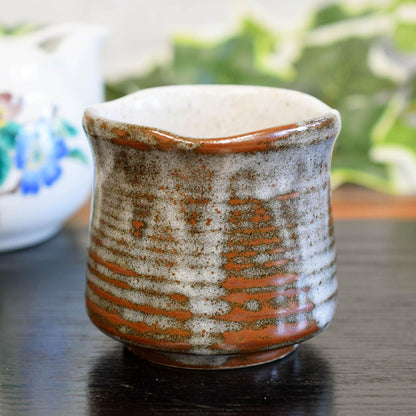 Stylish Yunomi, Kutani ware, Hane-usagi, ceramic tea cup, brand, Japanese tableware, made in Japan.