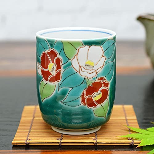 【made in japan】
Waza no Kura Kutani ware tea cup, camellia design, stylish teacup, porcelain brand, Japanese tableware, gift for the celebration of the 70th birthday.