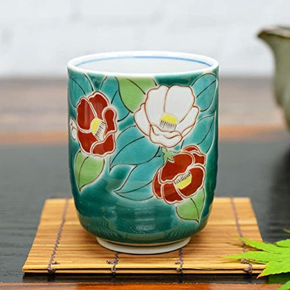 【made in japan】
Waza no Kura Kutani ware tea cup, camellia design, stylish teacup, porcelain brand, Japanese tableware, gift for the celebration of the 70th birthday.