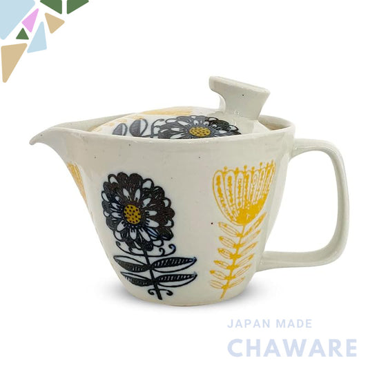 "Japanese Hasami Porcelain Teapot with Strainer - 240ml Capacity for 1-2 Servings in Nordic Flower Black"