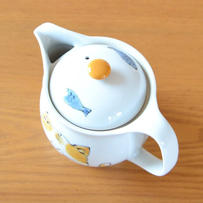 Hamato Hasami Ware Lightweight Teapot 300ml White Hand-Painted Sakura with Super Mesh Tea Strainer Made in Japan