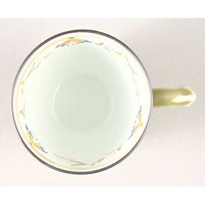 Lightweight mug with hand-painted flowers on the inside, green, diameter 8.5cm, capacity 250ml. Easy to use due to its light weight, perfect as a gift for Mother's Day or Respect for the Aged Day. Microwavable, made in Hasami, Japan. Enveil Helkuk.