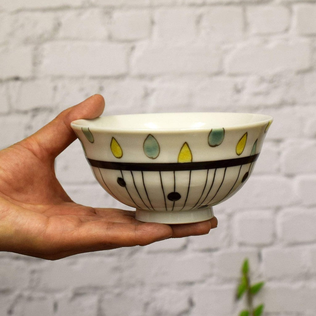 【made in japan】
Stylish Japanese Couple's Rice Bowls - Waza no Kura Set, Kutani Ceramics, Elegant Tableware, Drip Line Design, Perfect for Japanese Cuisine and Dining