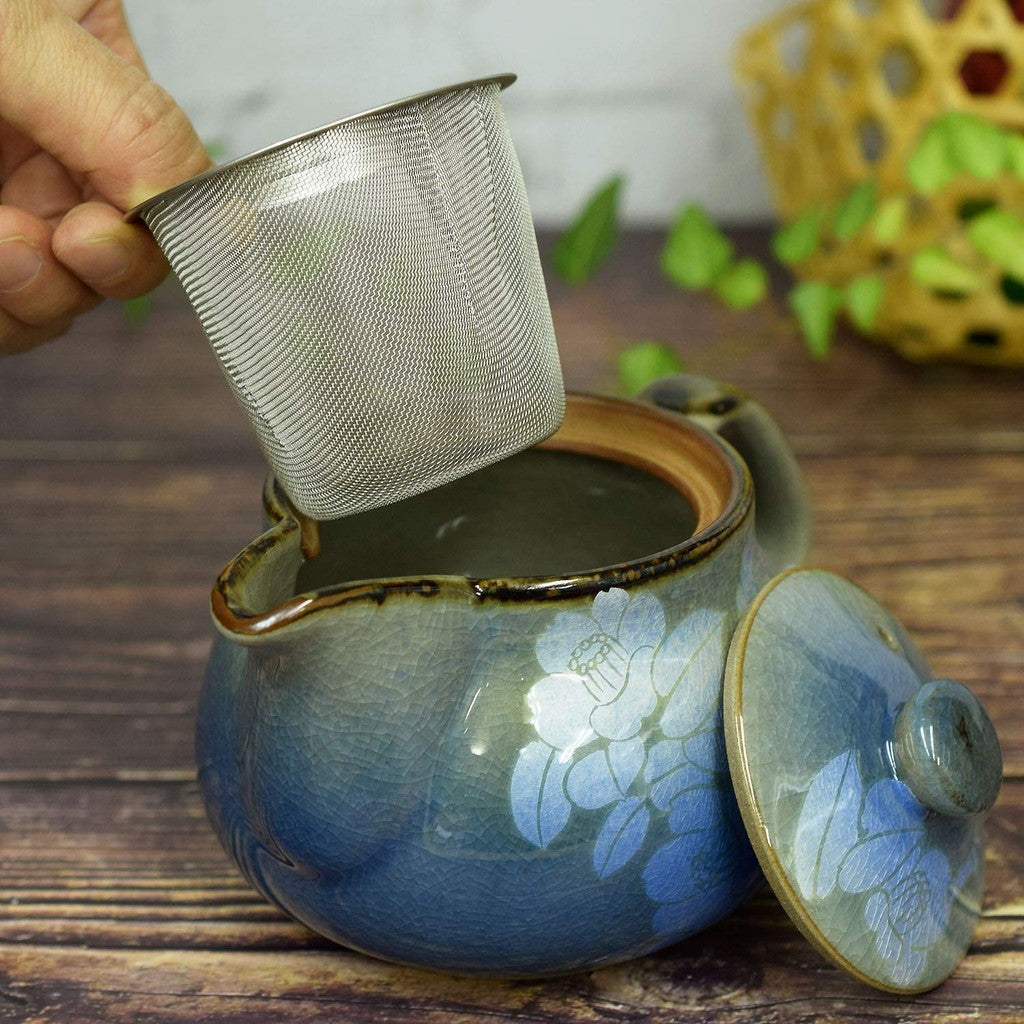 【made in japan】
Elegant Kutani Ware Teapot with Silver-Glazed Camellia Design, Ceramic Japanese Pot with Infuser, Made in Japan, Perfect for Tea Lovers