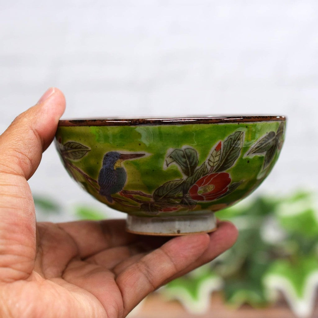 【made in japan】
Waza no Kura Stylish Couple Teacups Set - Kutani Porcelain Rice Bowls with Glazed Flower and Bird Design, High-Quality Japanese Tableware, Perfect Gift for Wedding Anniversaries and Celebrations.