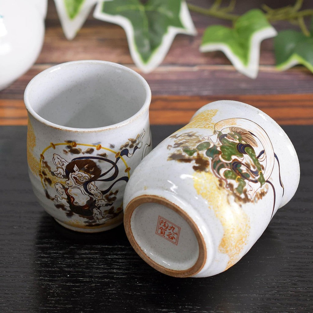 【made in japan】
Waza no Kura Stylish Pair of Yu-nomi Teacups, Kutani Porcelain, Couple's Tea Cups, Fūjin Raijin Design, Japanese Ceramic Tableware, Made in Japan.