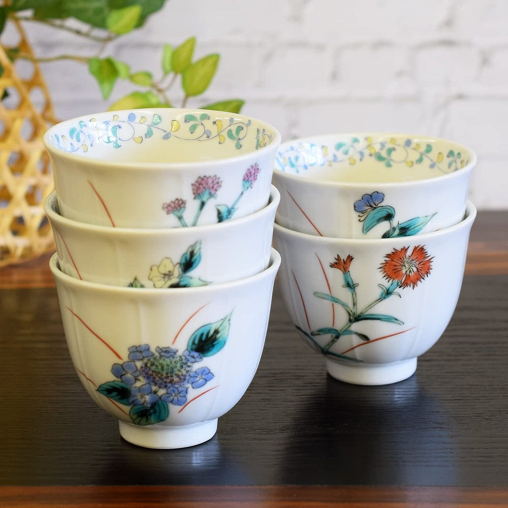 【made in japan】
Elegant Japanese Yuzan Ware Teacup Set - 5 Pieces Kutani Porcelain Tea Bowls with Floral Design, Perfect for Guests, High-Quality Tableware, Ideal for Housewarming, Grand Opening, Wedding Gifts, and Special Occasions, Made in Japan.