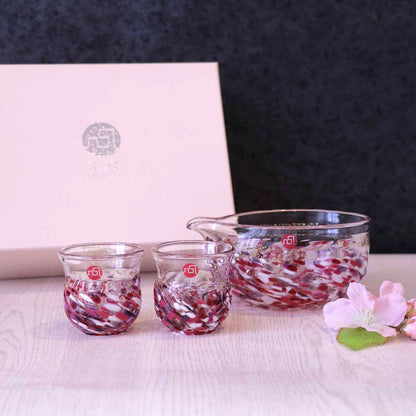 ADERIA Tsugaru Glass Flower Reflection Flower Raft Sake Set Includes Sake Pourer (180ml) and Cups (80ml) Made in Japan Ochoko Sake Cups for Sake Stylish Glassware for Cold Sake Gift for Women Mother's Day Father's Day Couples Men Housewarming Celebration
