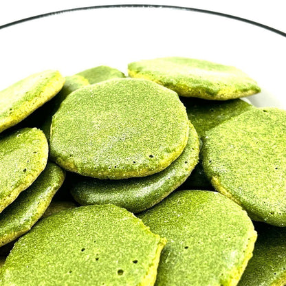 Kyoto Uji Matcha Senbei Rice Crackers - 50g Zipper Bag (1 Pack) from Higashiyama Seika. Premium Uji matcha, hand-brushed by artisans, full of fragrant flavor. No artificial coloring or additives. Perfect snack, gift, or tea accompaniment. Ideal for giftin