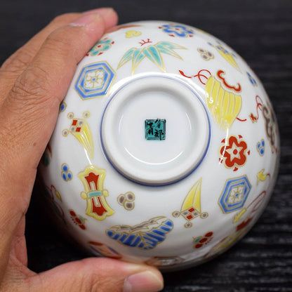 【made in japan】
"Kozara Traditional Japanese Rice Bowl - Small Kutani Ceramic, Lucky Treasure Design, Elegant Tableware, Perfect for Birthdays and Special Occasions"