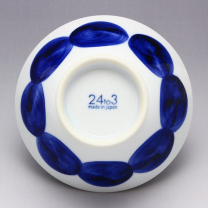【made in japan】
Hasami Ware Round Pattern Connect Bowl - Kura Wanka Rice Bowl, Microwave Safe, Blue - Made in Japan, Perfect for Serving Rice and Tea