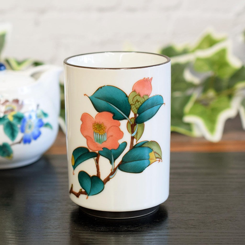 【made in japan】Large Japanese Kutani Tea Cup – Tsutsu Kutsuhana Porcelain Teacup, Traditional Japanese Tableware, Perfect for Tea Lovers, Made in Japan.