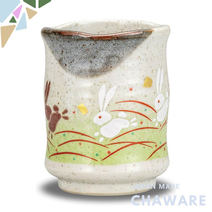 【made in japan】
Stylish Kutani Ware Rabbit Design Tea Cup by Waza no Kura - A Japanese Ceramic Tea Bowl, Perfect for Gif