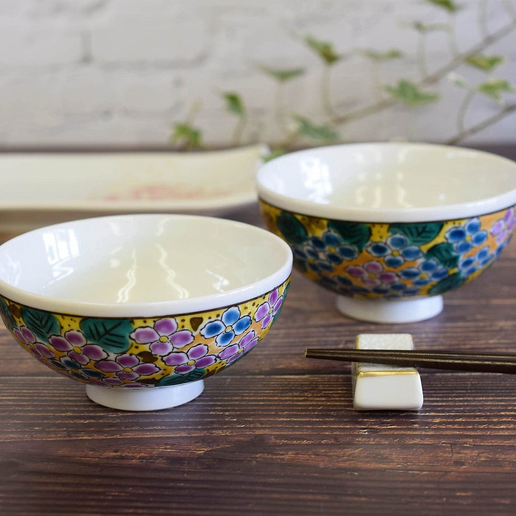 【made in Japan】
Waza no Kura Elegant Couple Rice Bowls - Kutani Ware Set, High-Quality Ceramic Tableware for Japanese Cuisine. Perfect Gift for Weddings, Anniversaries, and Special Occasions.