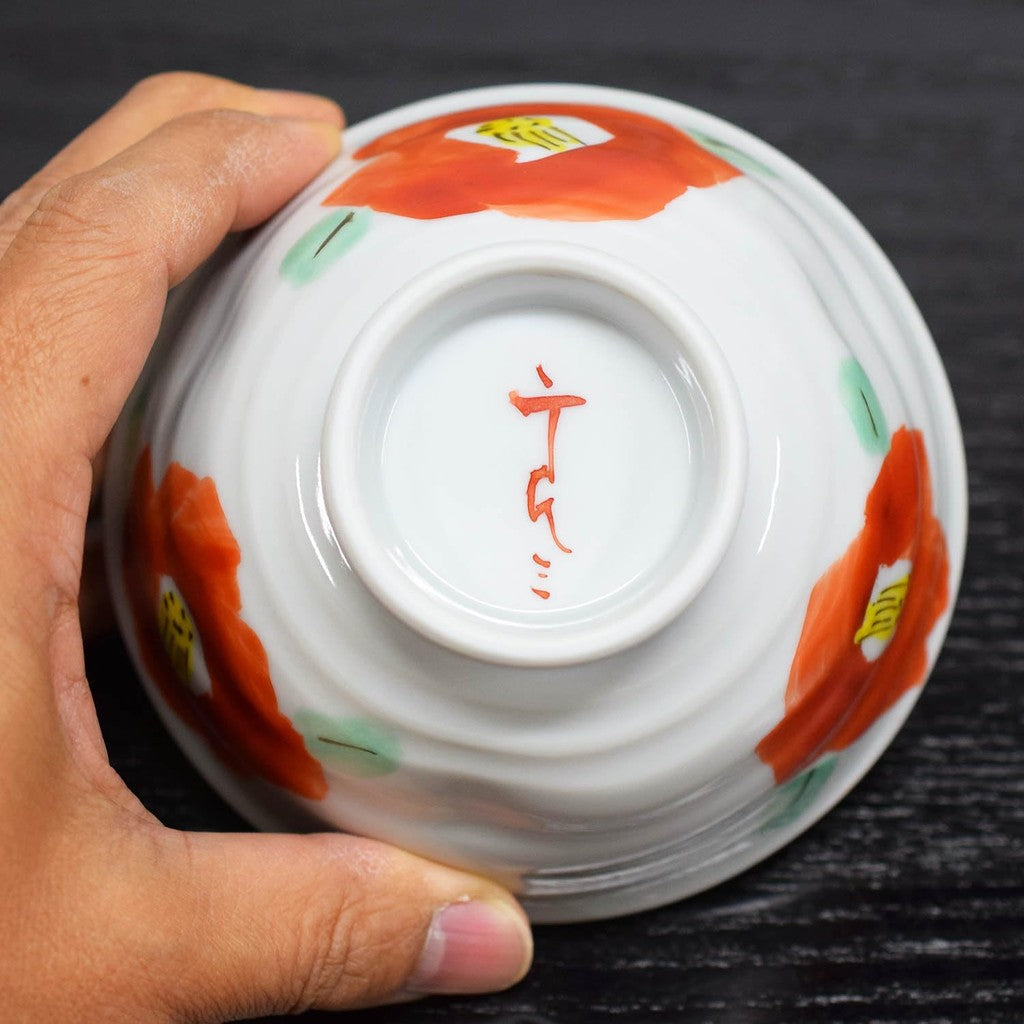 【made in japan】Stylish Japanese Ceramics - Kutani Ware Rice Bowl with Camellia Design, High-Quality Tableware for Authentic Japanese Dining Experience, Made in Japan. Perfect for elegant meals.