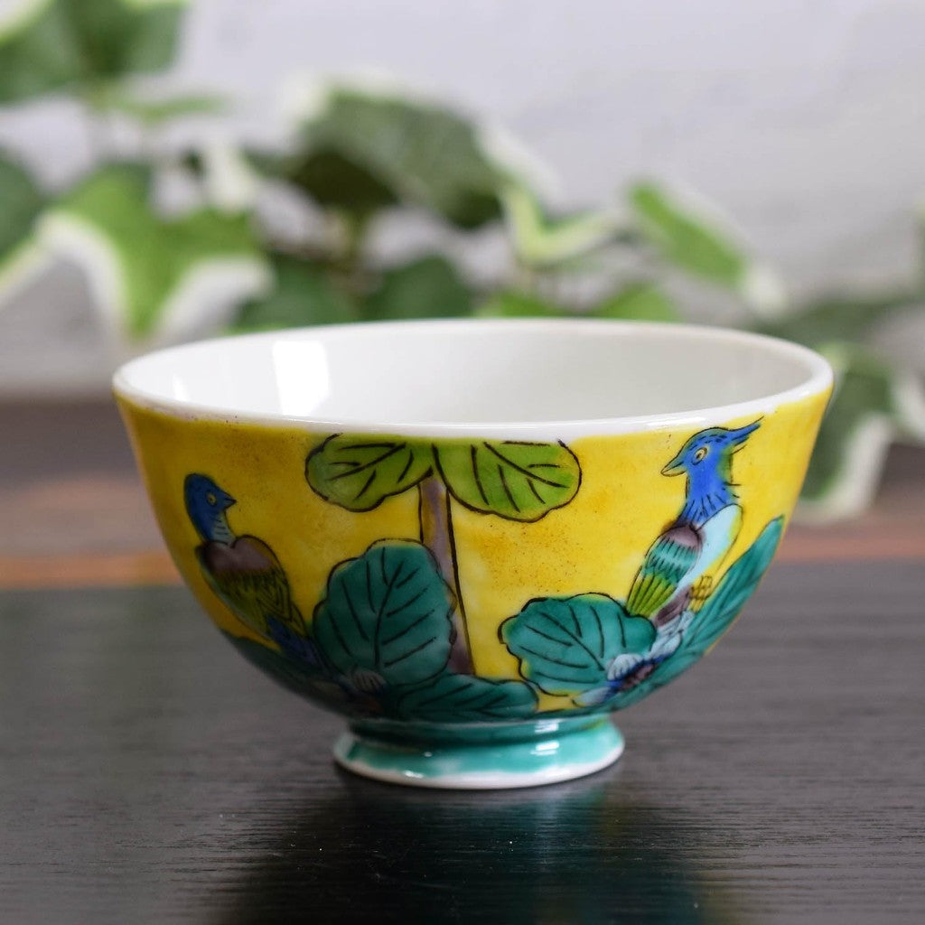 【made in japan】
Stylish Japanese Tea Bowl from Wazakura, Lightweight Kutani Ceramic Dish by Yoshidaya, Perfect for Rice Serving, Elegant Tableware, Japanese Tableware Brand.