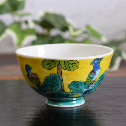 【made in japan】
Stylish Japanese Tea Bowl from Wazakura, Lightweight Kutani Ceramic Dish by Yoshidaya, Perfect for Rice Serving, Elegant Tableware, Japanese Tableware Brand.