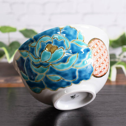 【made in japan】
Stylish Japanese Ceramic Bowl by Waza no Kura, Kutani Ware, Blue Peony Design. High-quality dishware for traditional cuisine. Perfect as a birthday gift or for celebratory occasions like Shinto ceremonies and anniversaries. Handcrafted in