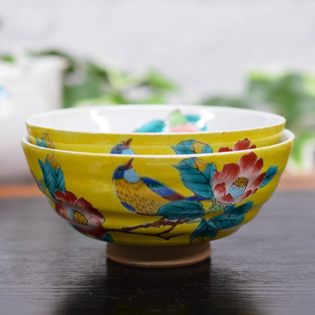 【made in japan】Waza no Kura Couple Rice Bowls - Stylish Kutani Ware Tableware for Couples, Elegant Ceramic Dishware with Yoshidaya Camellia and Birds Design, Perfect Gift for Weddings and Milestone Celebrations in Japan.