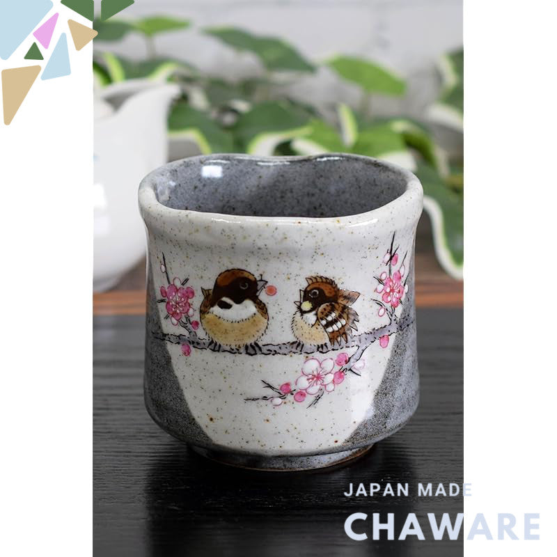 【made in japan】
Stylish Kutani Ware Large Tea Cup with Fuku Suzume Design - Perfect for Japanese Dining, Ideal Birthday 